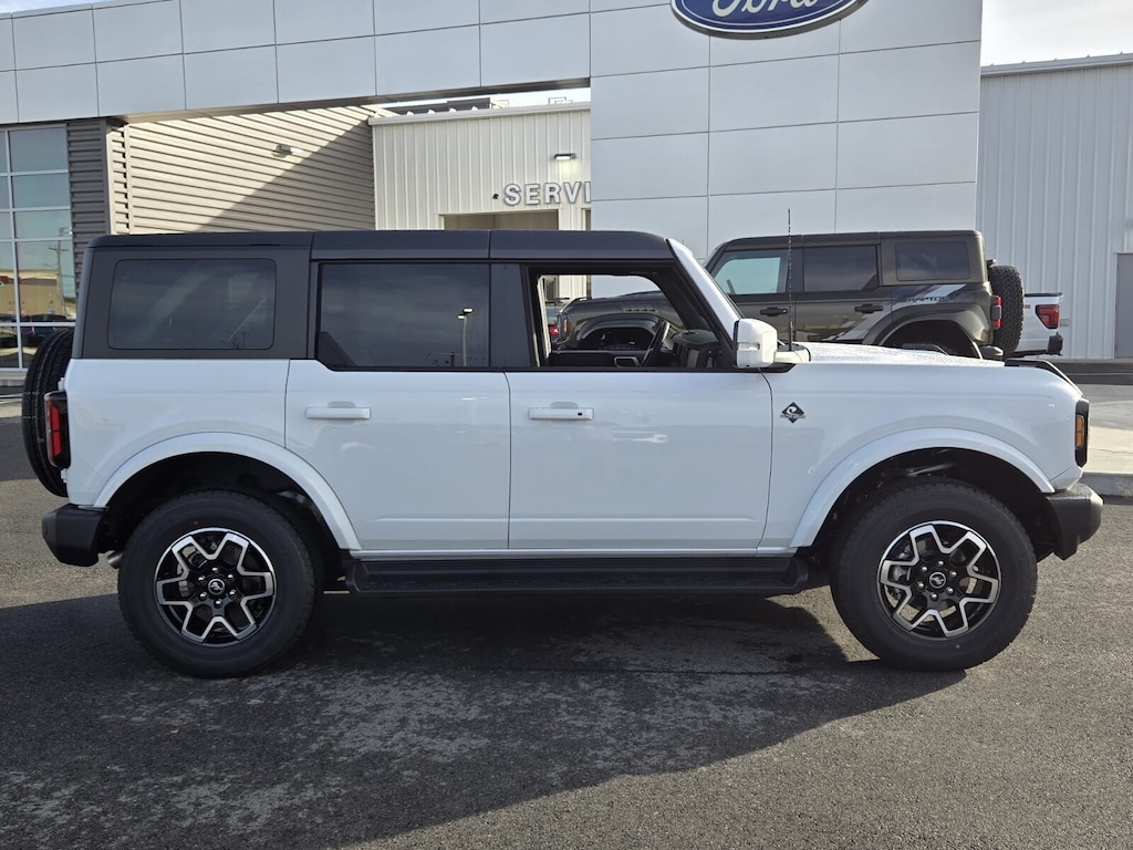New 2025 Ford Bronco Outer Banks SUV