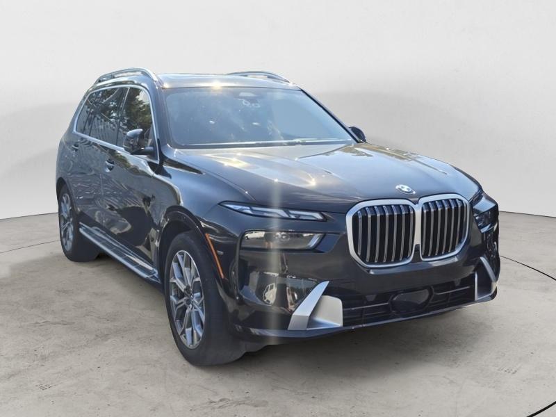 2025 BMW X7 40i's photo
