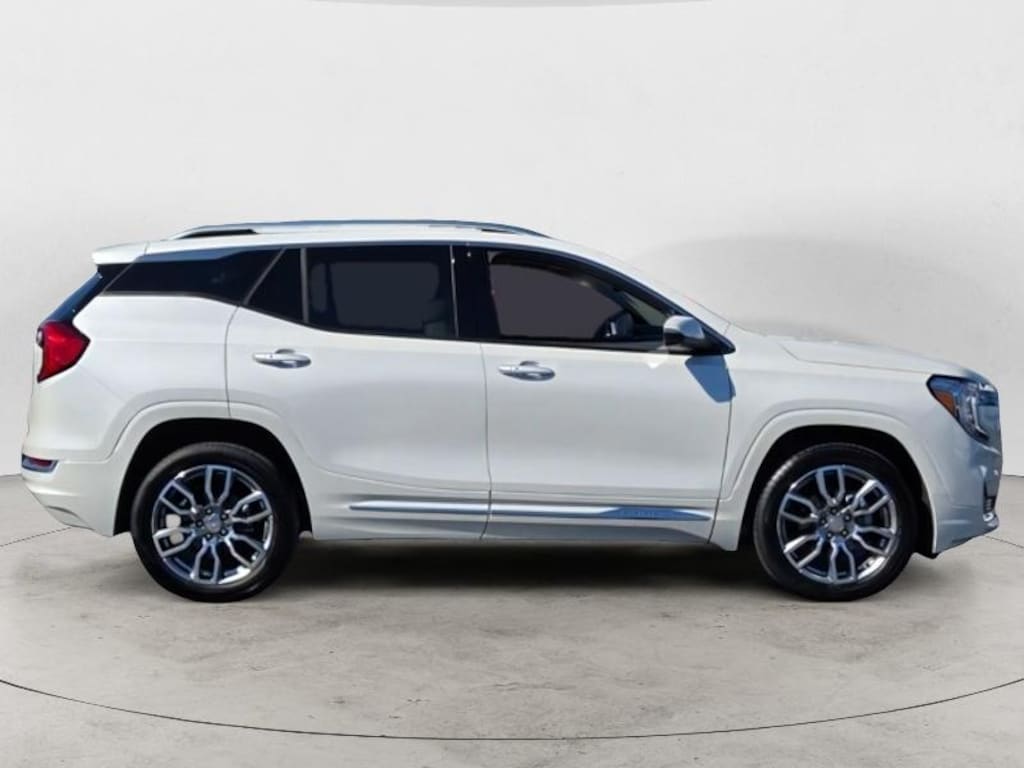 Used 2024 GMC Terrain Denali SUV