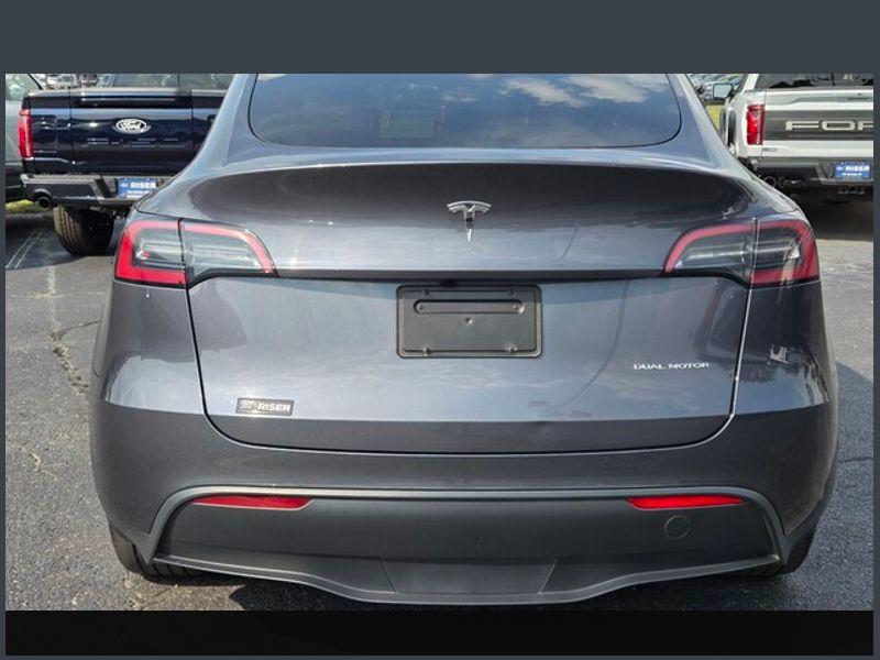 2023 Tesla Model Y Long Range photo 4