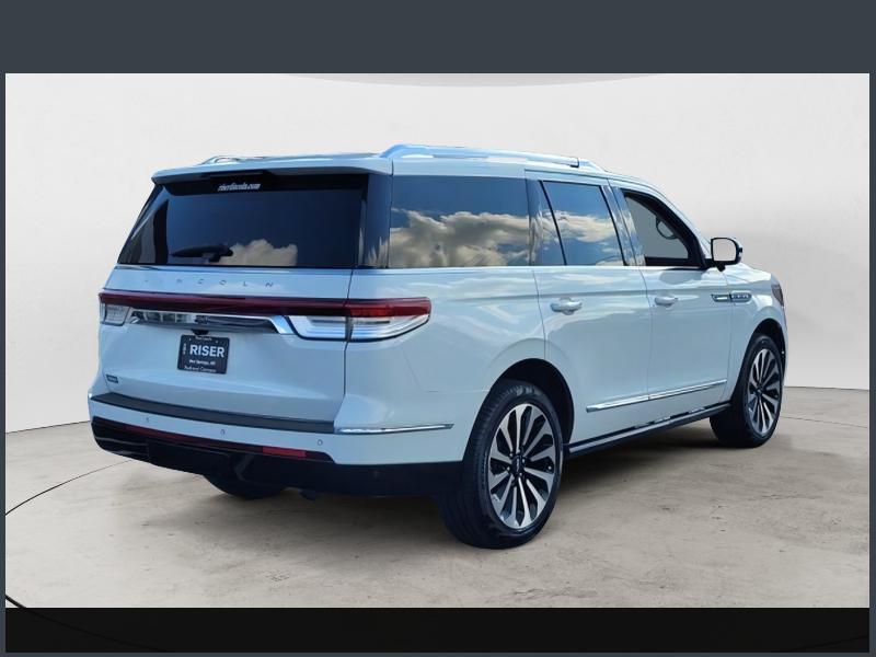 2022 Lincoln Navigator Reserve photo 2