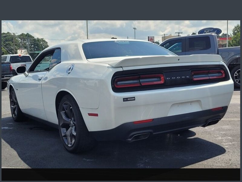 2019 Dodge Challenger R/T photo 4