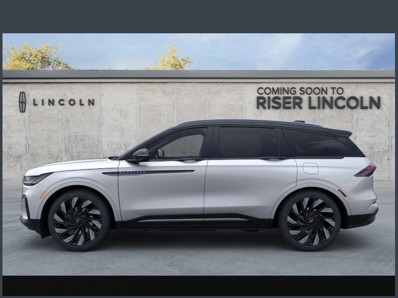 2025 Lincoln Nautilus Reserve photo 3