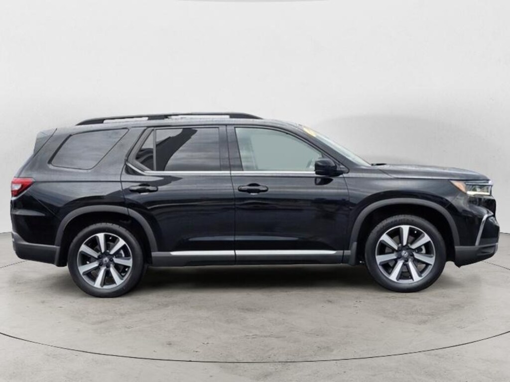 Used 2023 Honda Pilot Touring Sport Utility