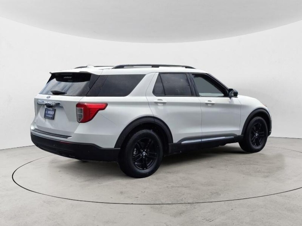 Used 2024 Ford Explorer XLT Sport Utility
