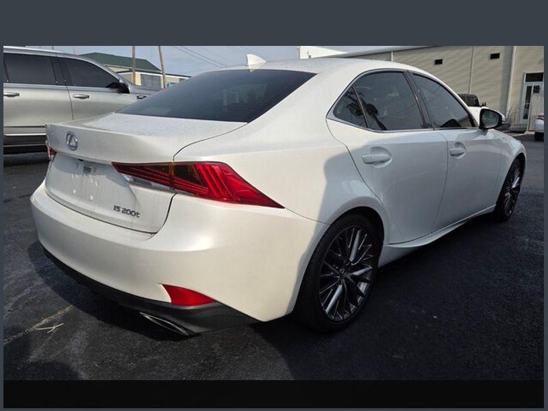 2017 Lexus IS 200t photo 2