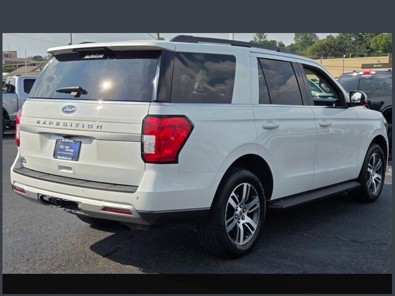 2024 Ford Expedition XLT photo 3