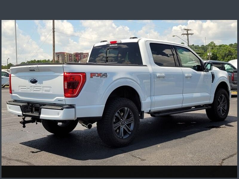 2023 Ford F-150 XLT photo 3