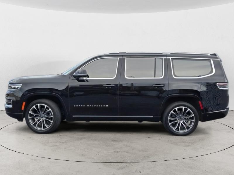 2023 Jeep Grand Wagoneer III photo 3