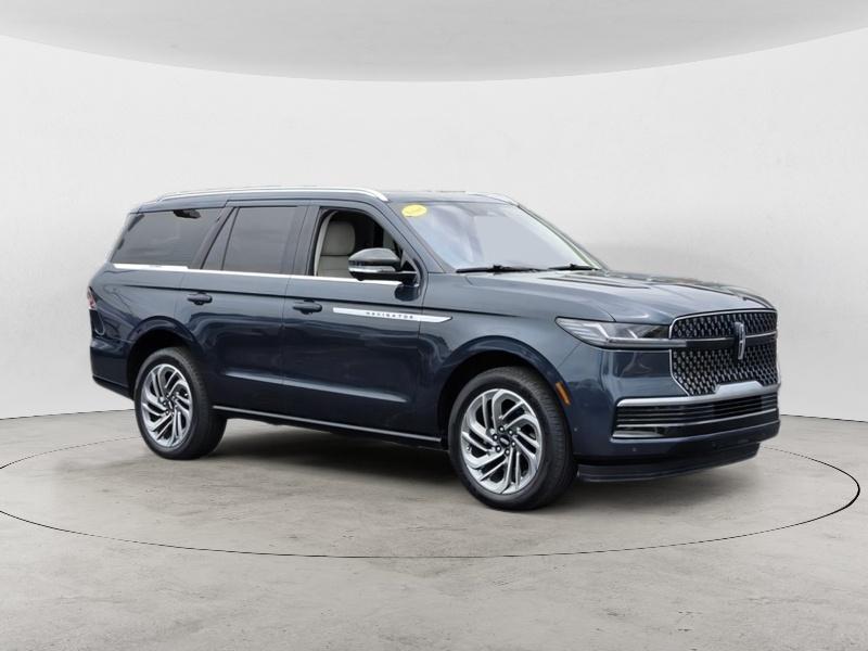 2025 Lincoln Navigator Reserve 4WD's photo