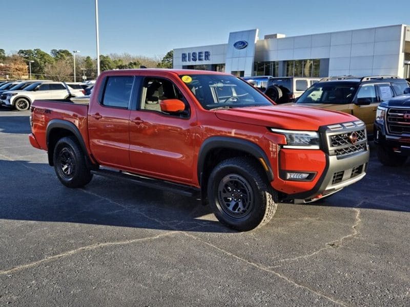 2025 Nissan Frontier PRO-4X's photo