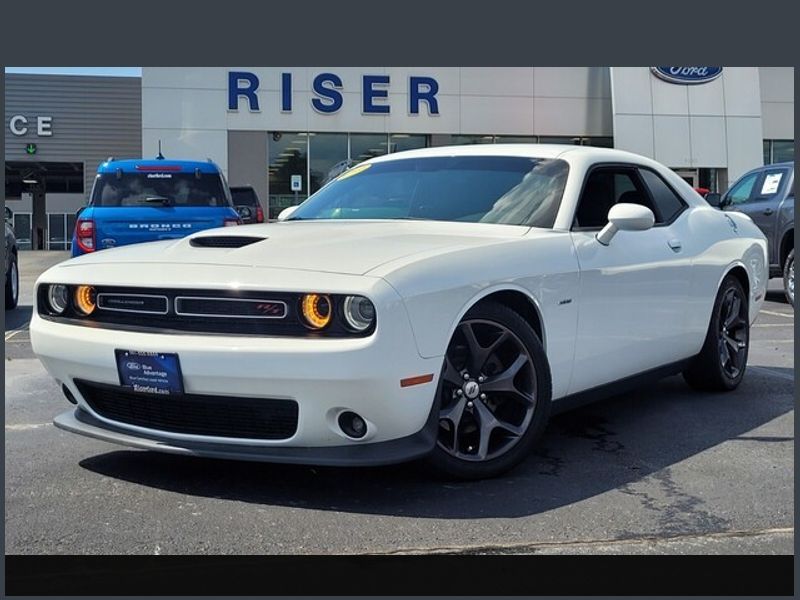 2019 Dodge Challenger R/T photo 2