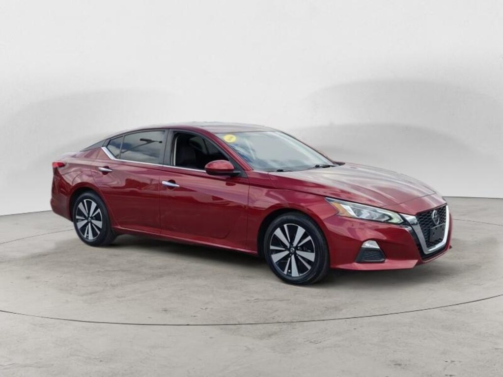 Used 2022 Nissan Altima 2.5 SV Sedan