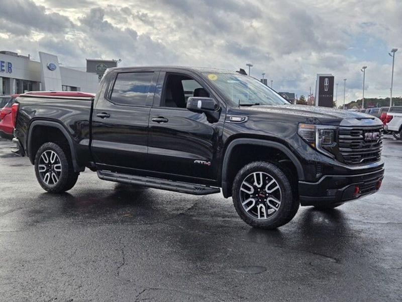 2023 GMC Sierra 1500 AT4's photo