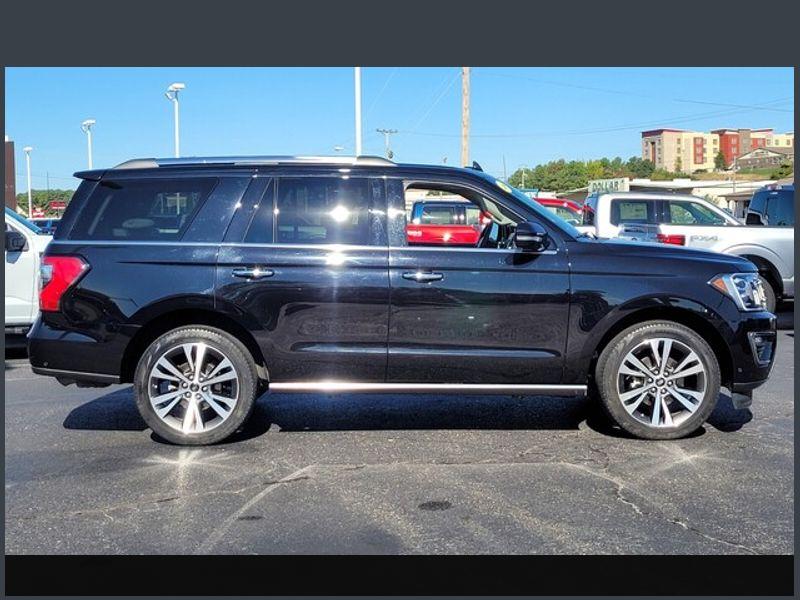 2021 Ford Expedition Limited photo 2