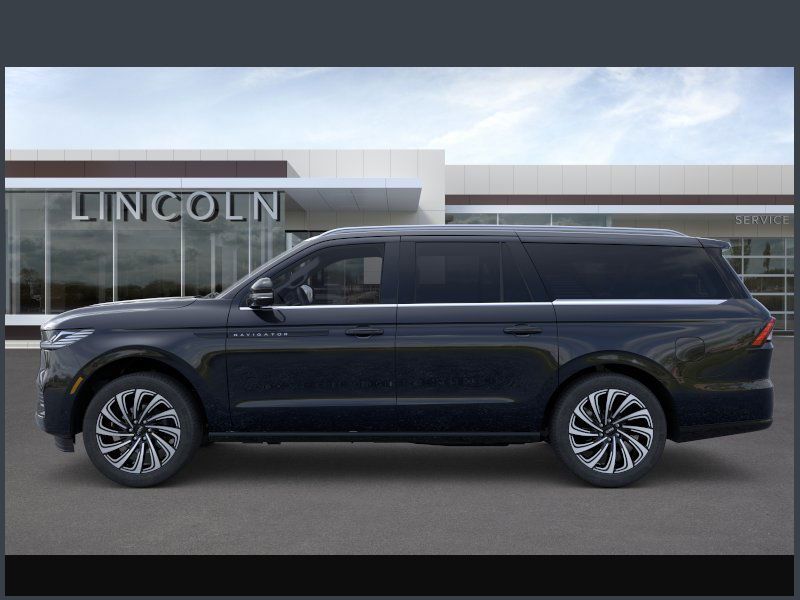 2025 Lincoln Navigator Black Label photo 3