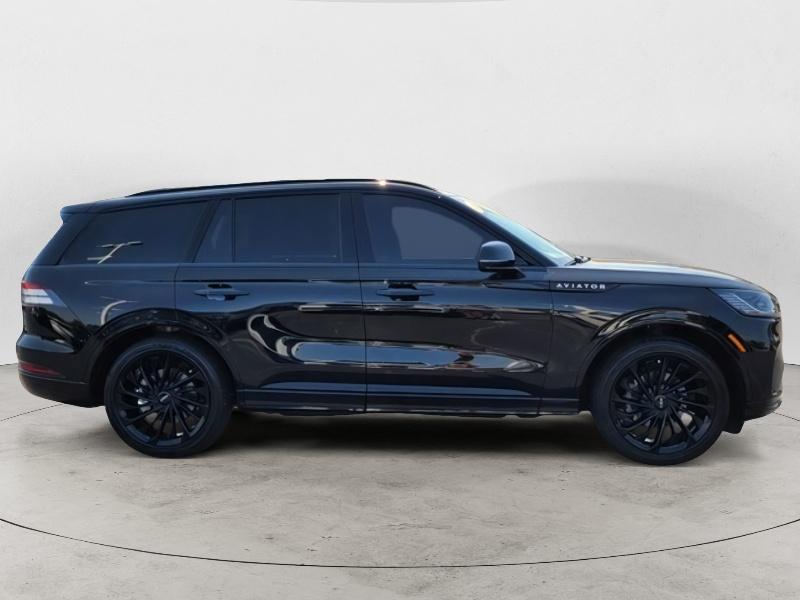 2025 Lincoln Aviator Reserve photo 2