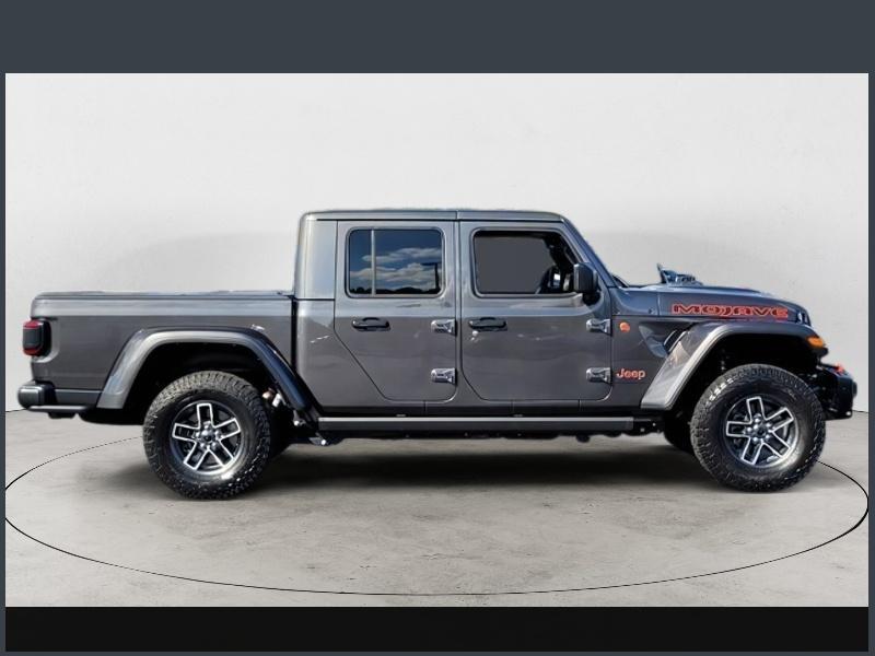 2024 Jeep Gladiator Mojave photo 2