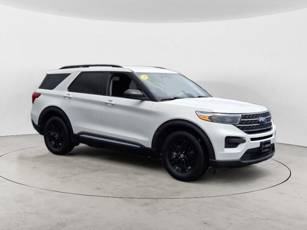 Used 2024 Ford Explorer XLT Sport Utility