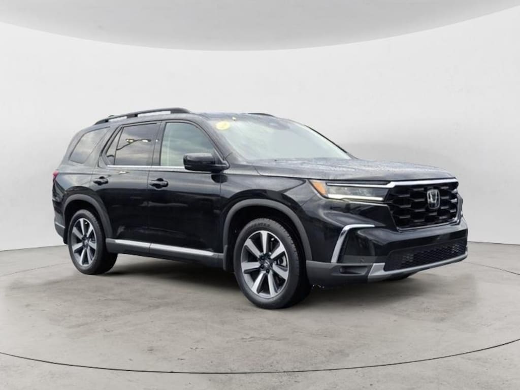Used 2023 Honda Pilot Touring Sport Utility