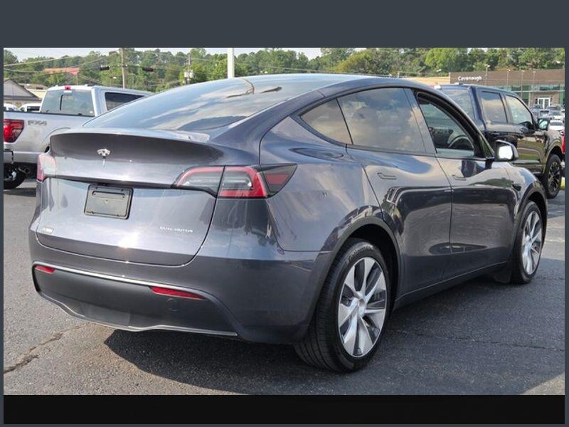 2023 Tesla Model Y Long Range photo 3