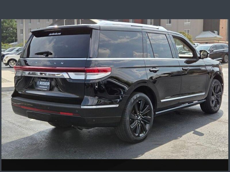 2024 Lincoln Navigator Reserve photo 3