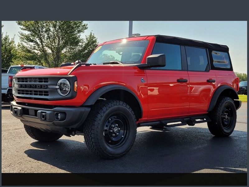 2023 Ford Bronco Black Diamond photo 4