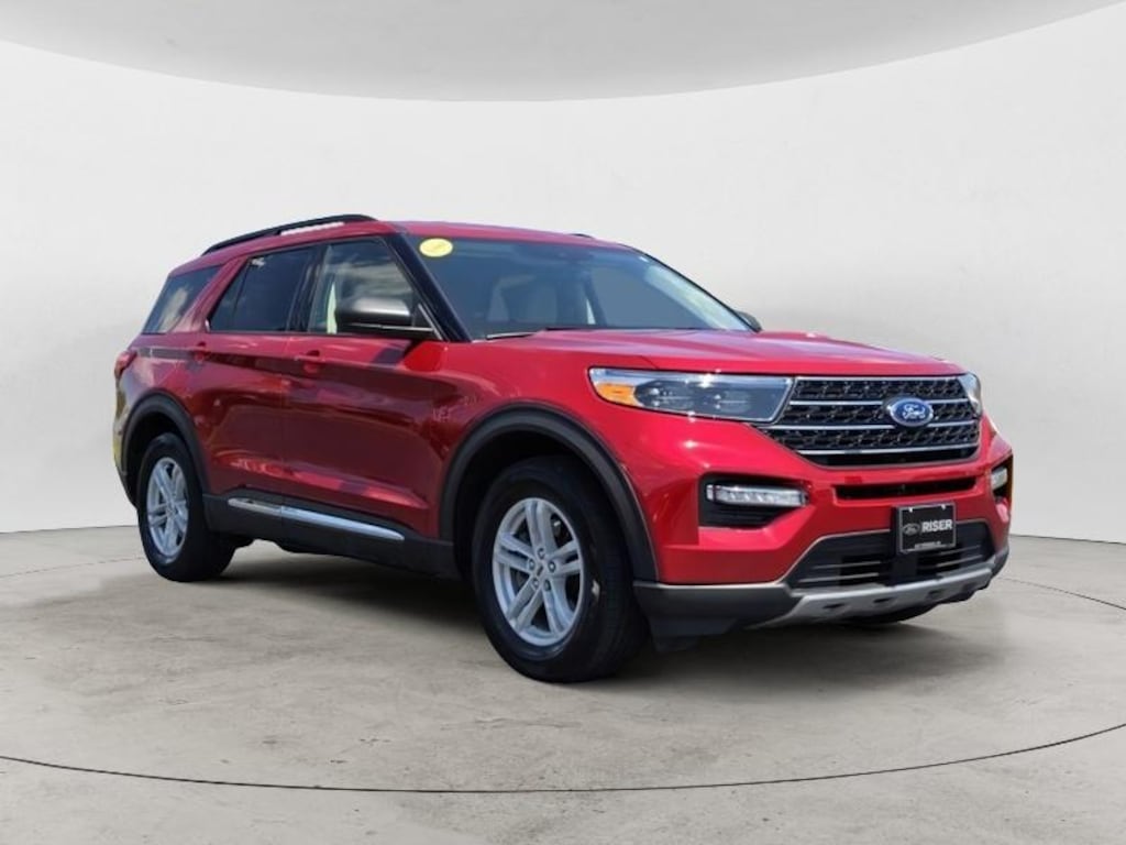 Used 2024 Ford Explorer XLT Sport Utility