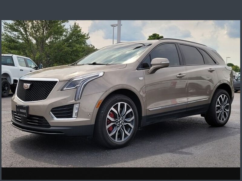 2023 Cadillac XT5 Sport photo 4