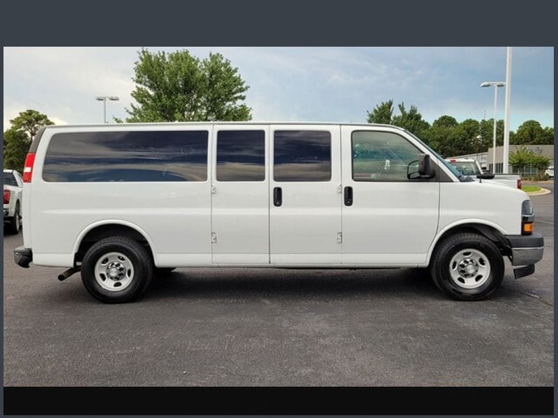 Used 2020 Chevrolet Express Passenger LT with VIN 1GAZGPFG2L1207559 for sale in Hot Springs, AR