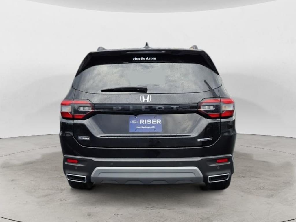 Used 2023 Honda Pilot Touring Sport Utility