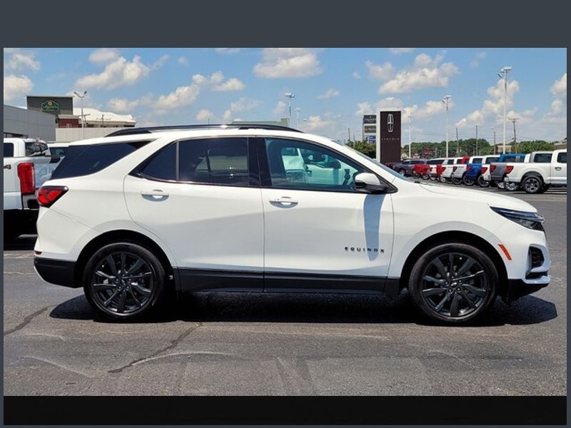 2023 Chevrolet Equinox RS photo 2