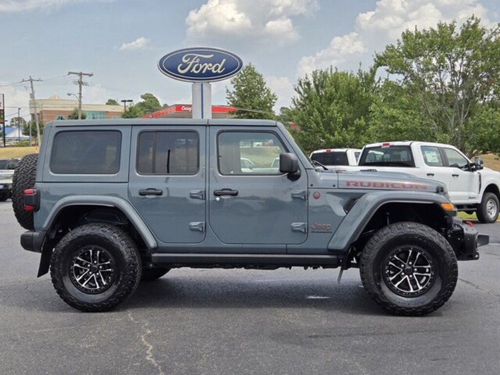 Used 2024 Jeep Wrangler Rubicon X Sport Utility