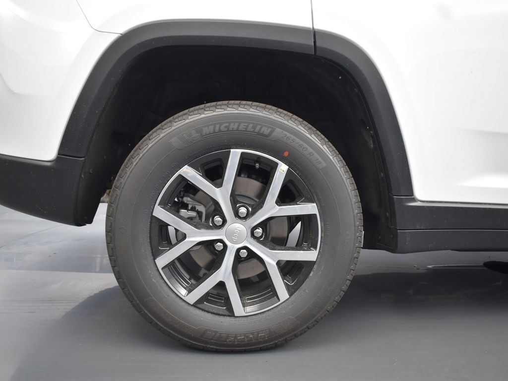 2024 Jeep Grand Cherokee Limited photo 2