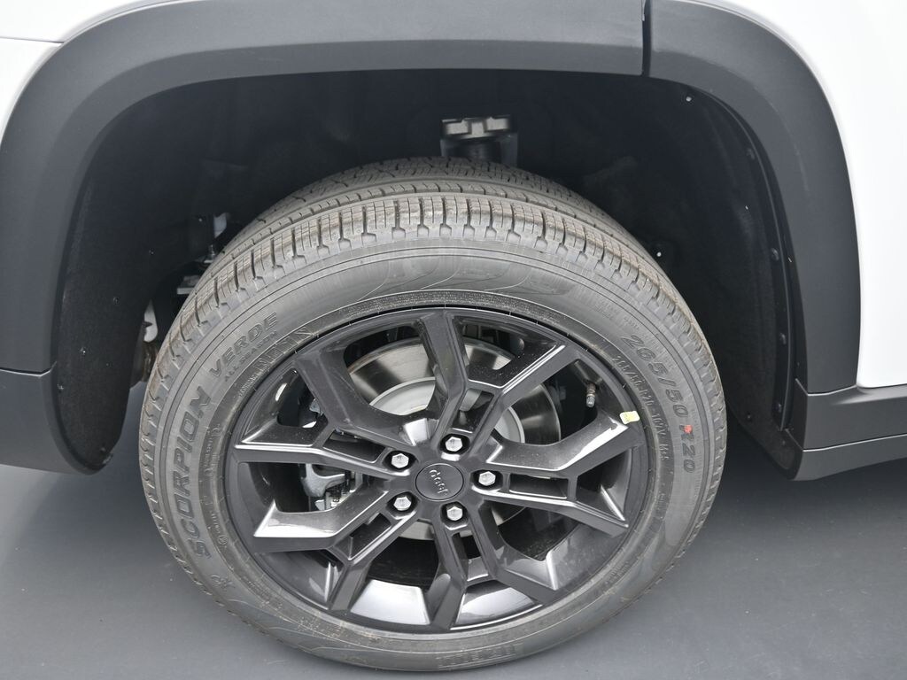 New 2025 Jeep Grand Cherokee L Limited Sport Utility