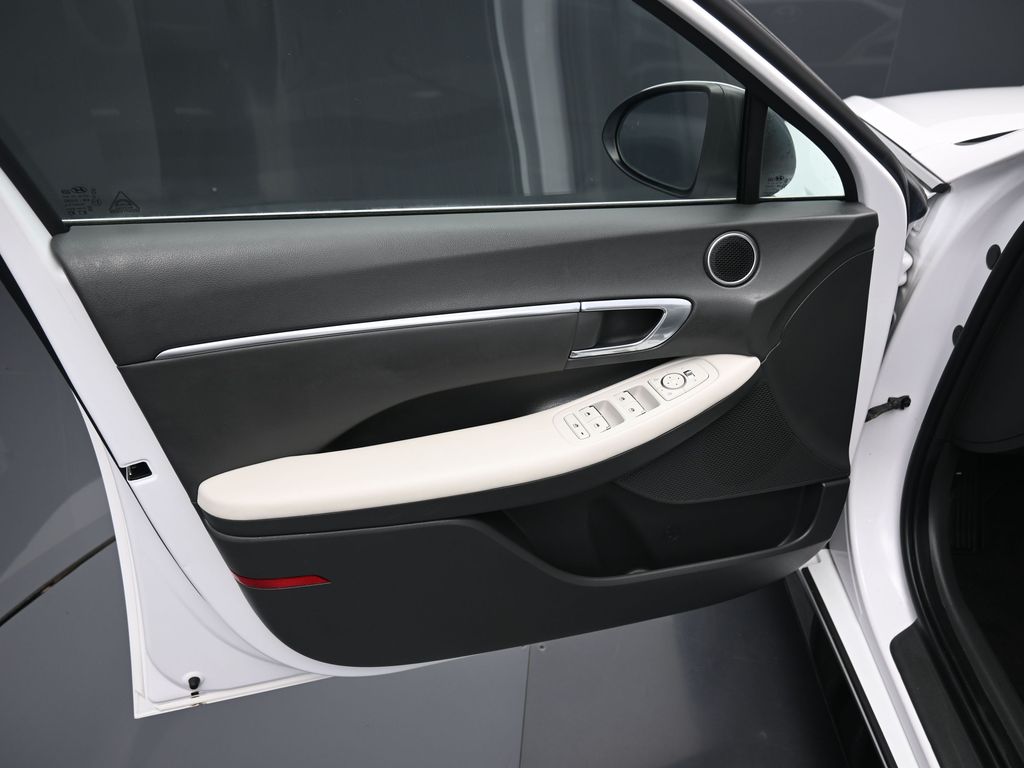 2023 Hyundai Sonata SEL Convenience N Line photo 2