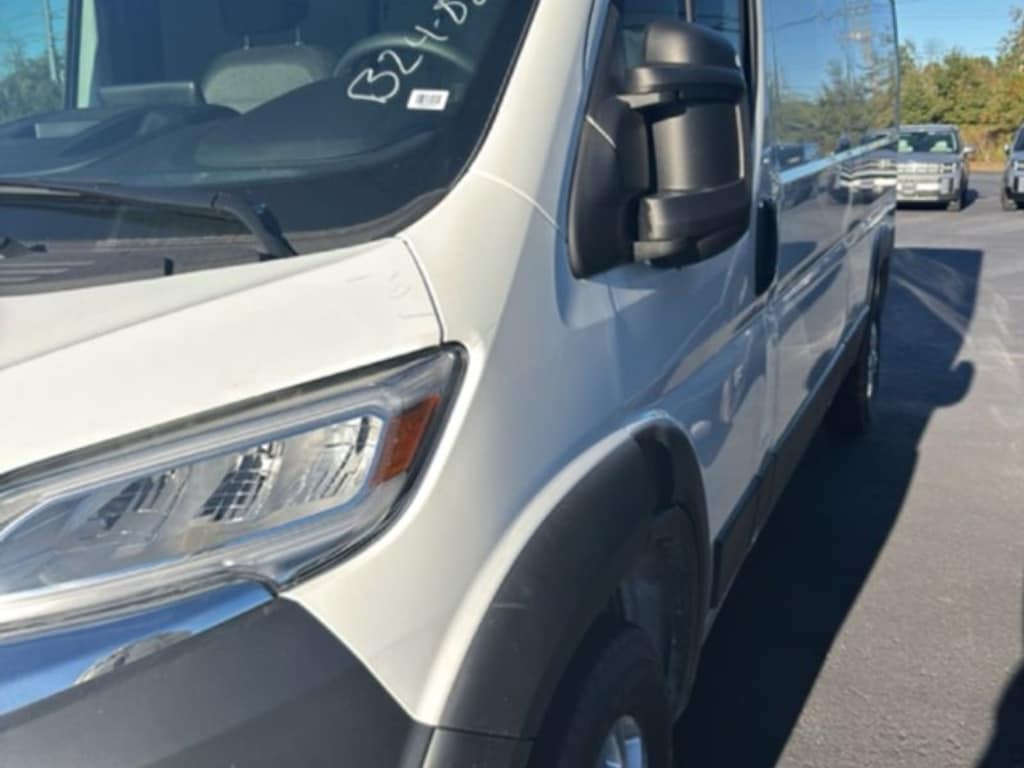 New 2025 Ram Promaster 2500 SLT Cargo Van