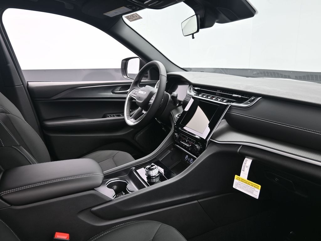 New 2025 Jeep Grand Cherokee Laredo X Sport Utility