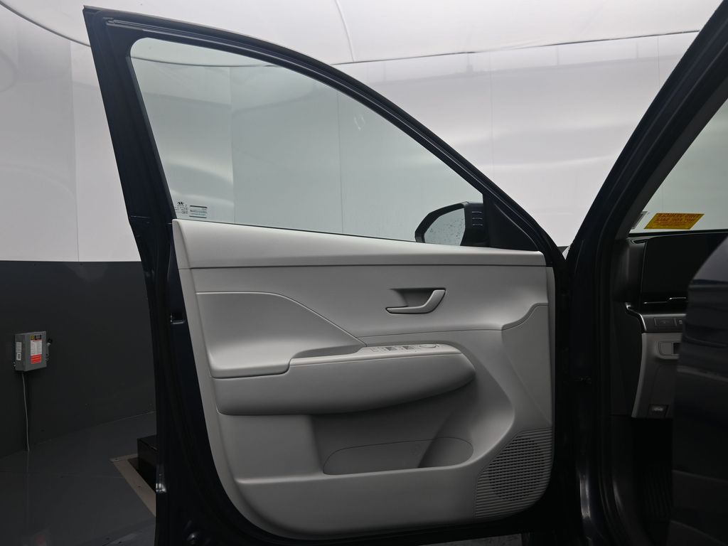 2024 Hyundai Kona SEL photo 3