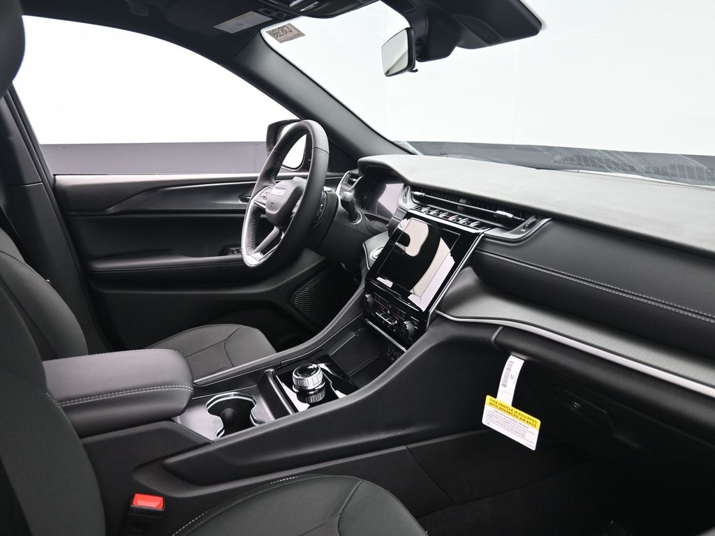 New 2025 Jeep Grand Cherokee Laredo X Sport Utility