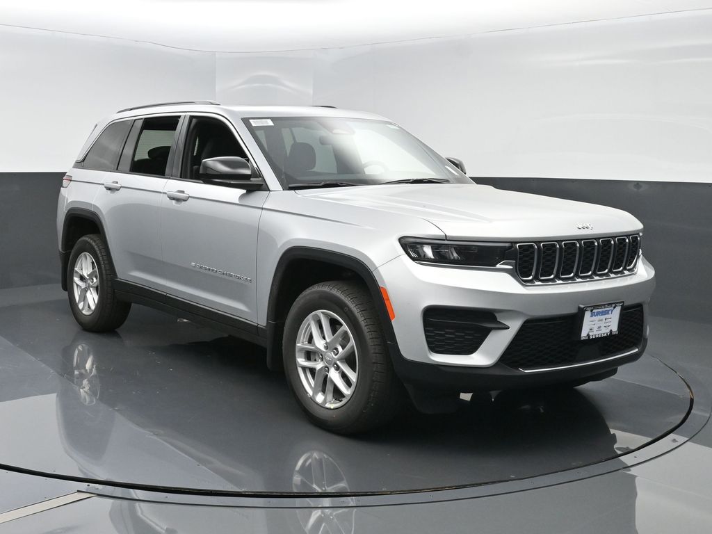 2025 Jeep Grand Cherokee Laredo's photo