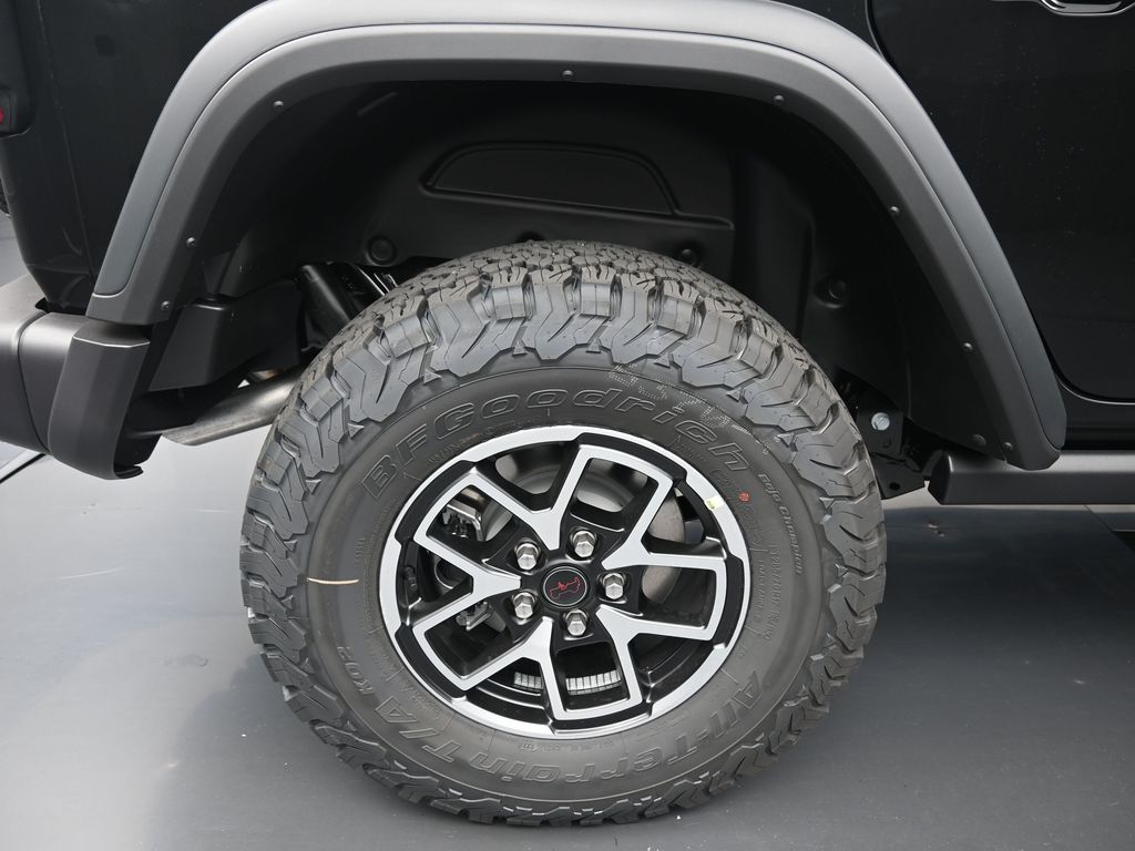 2025 Jeep Wrangler Rubicon photo 2