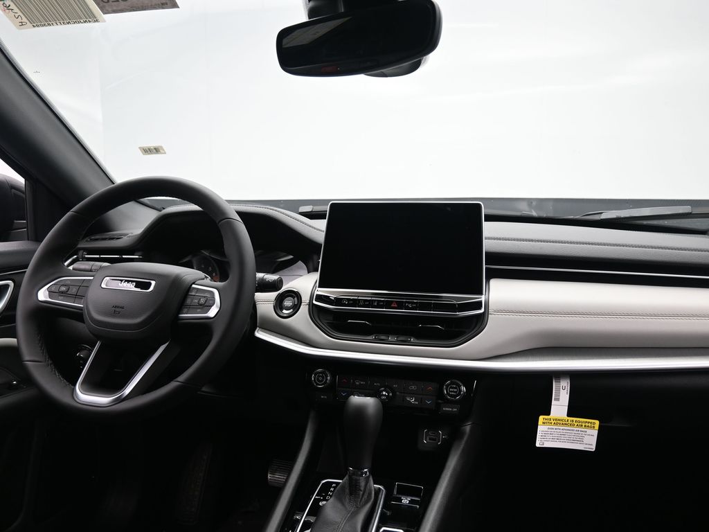 2026 Jeep Compass Limited photo 3