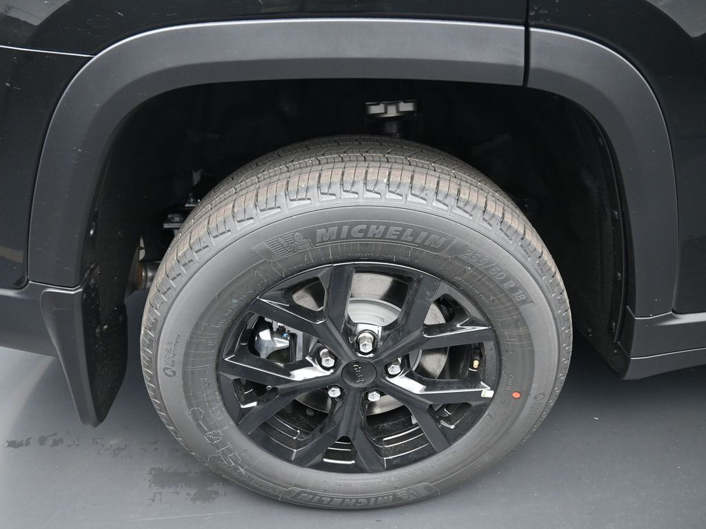 2025 Jeep Grand Cherokee Altitude X photo 2