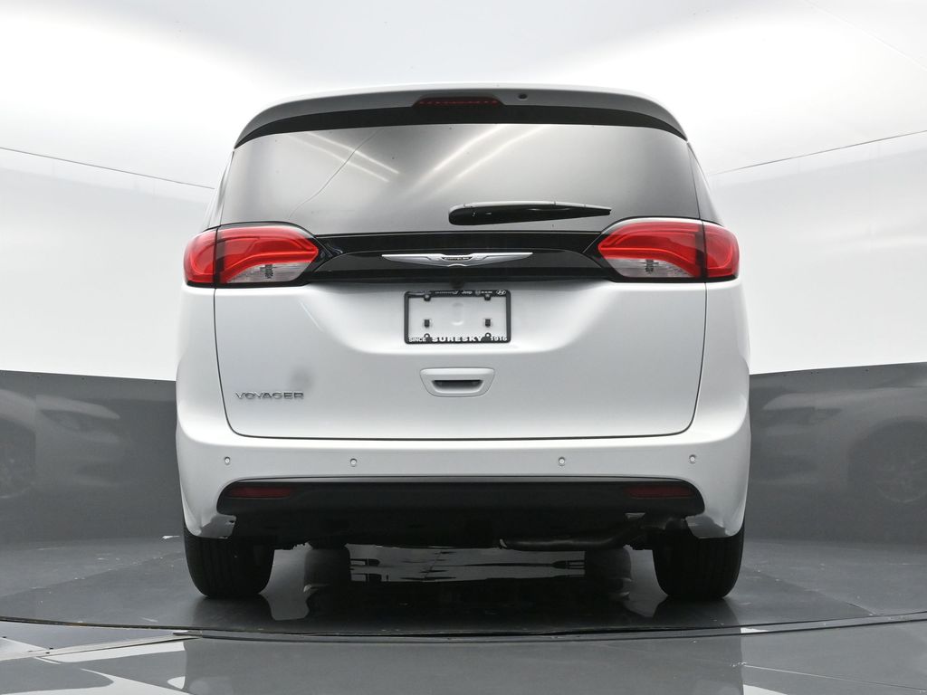 2026 Chrysler Voyager LX - Photo 26