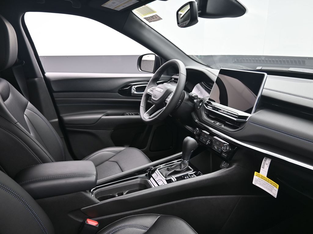 2026 Jeep Compass Limited Altitude photo 4