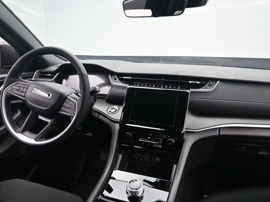 New 2025 Jeep Grand Cherokee L Laredo X Sport Utility