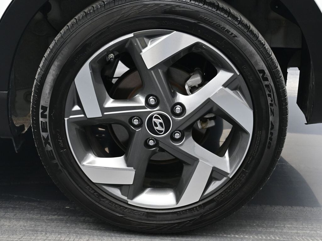 Used 2024 Hyundai Venue SEL SUV