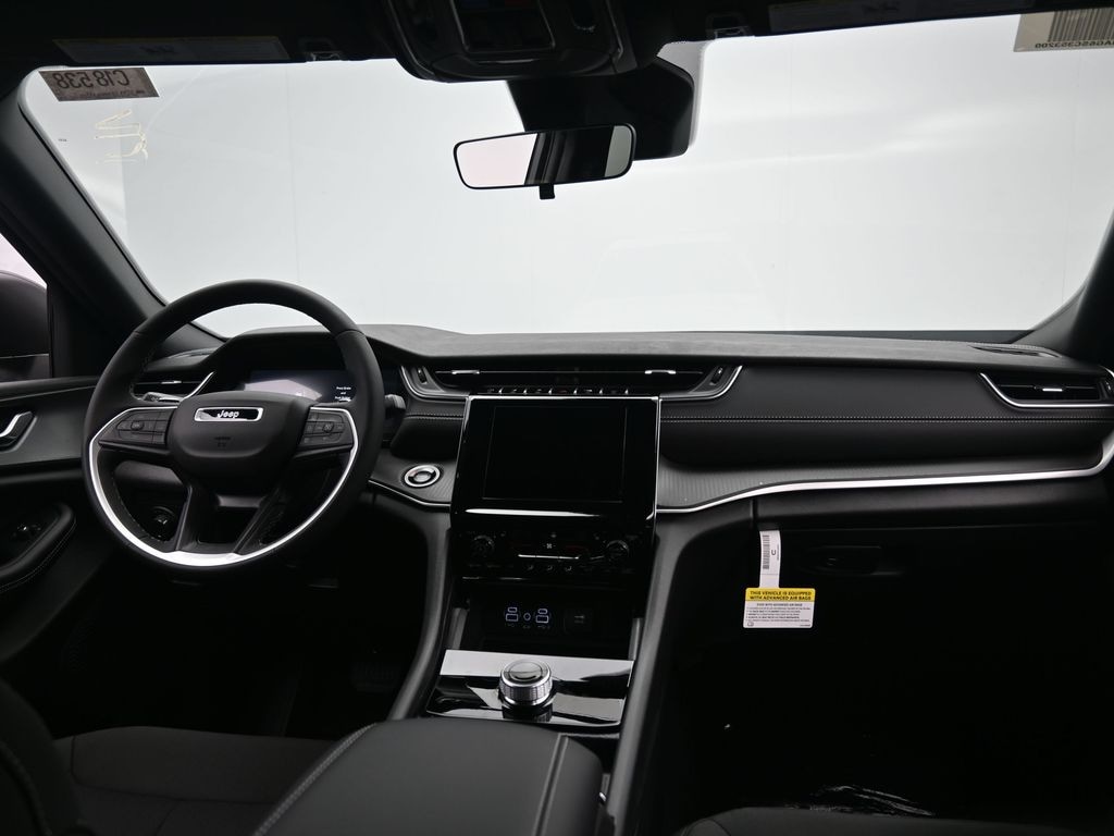 New 2025 Jeep Grand Cherokee Laredo X Sport Utility