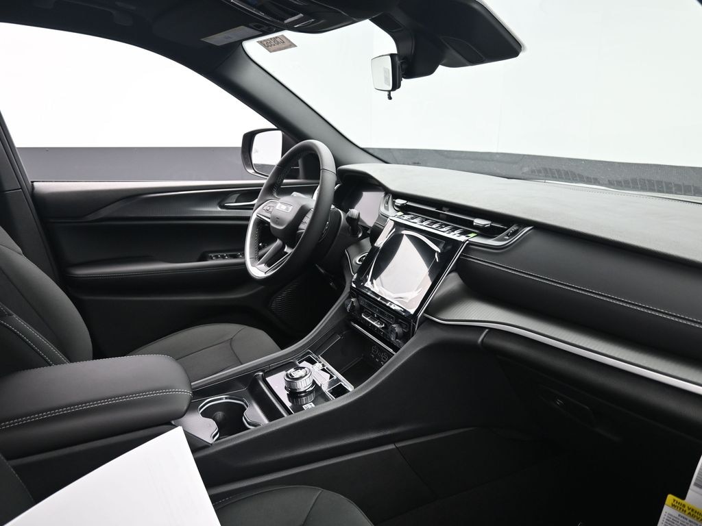 New 2025 Jeep Grand Cherokee L Laredo X Sport Utility